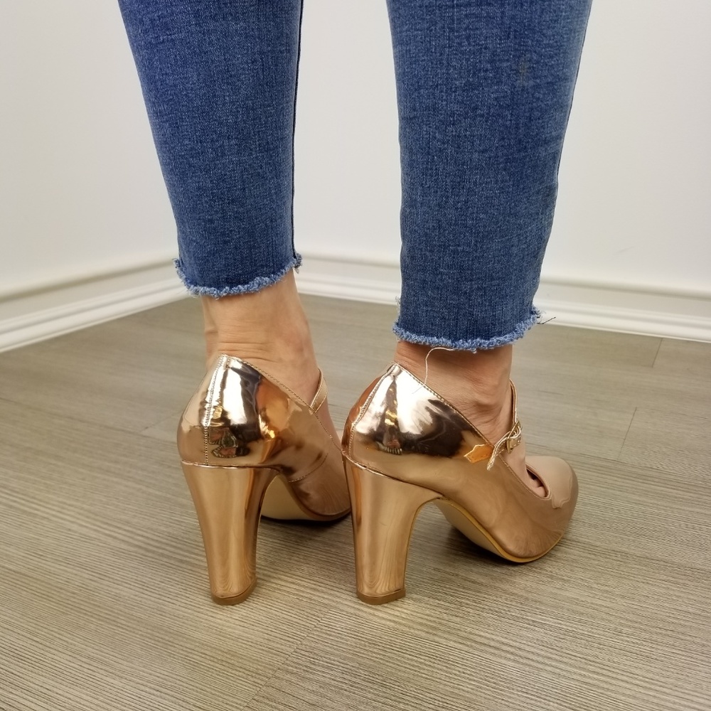 Rose gold metallic round toe pumps - Picture 7 of 7